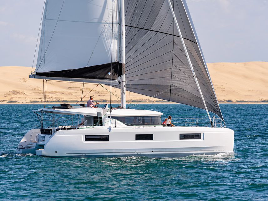 Two Harbors yacht rentals